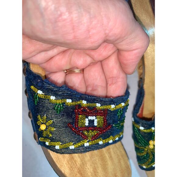 VINTAGE BEADED VELVET CARVED WOOD SLIDES CLOGS - Picture 3 of 7